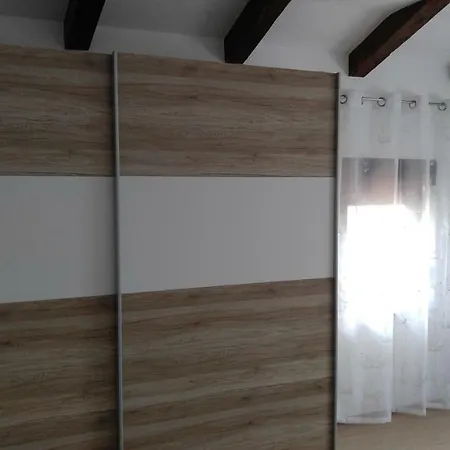 Roberta Apartment *